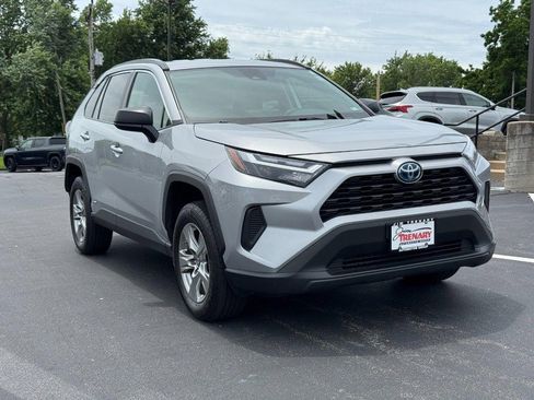 Used 2024 Toyota RAV4 LE AWD/4WD image 2