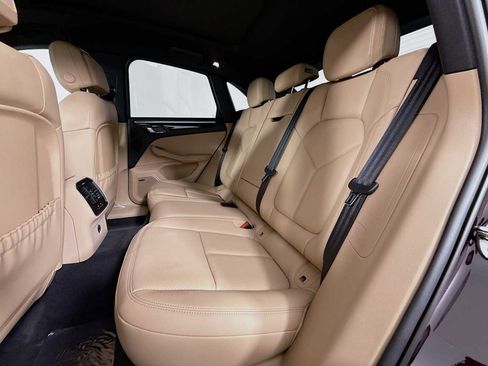 New 2026 Porsche Macan image 24