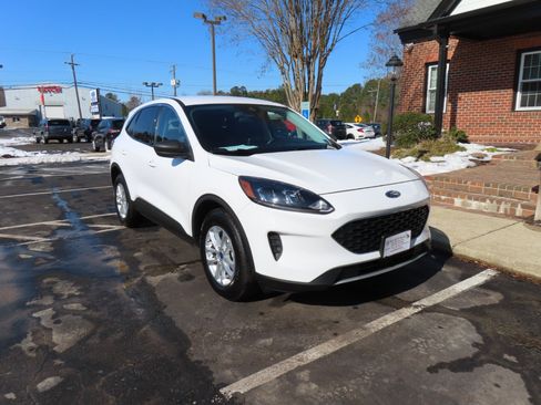 Used 2022 Ford Escape SE image 11