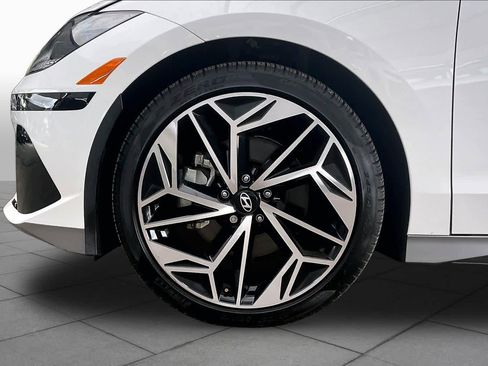 Used 2025 Hyundai Ioniq 6 SEL RWD image 10