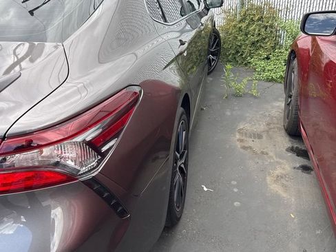 Used 2021 Toyota Camry SE w/ Carpet Mat Package (TMS) image 4