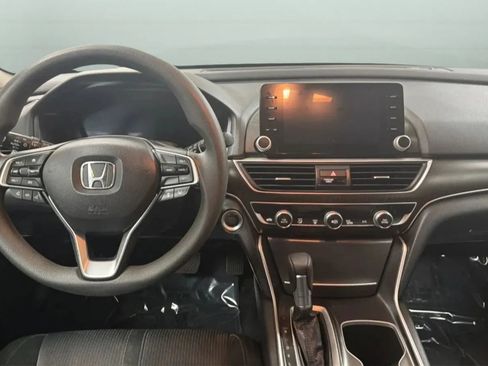 Used 2018 Honda Accord EX image 10