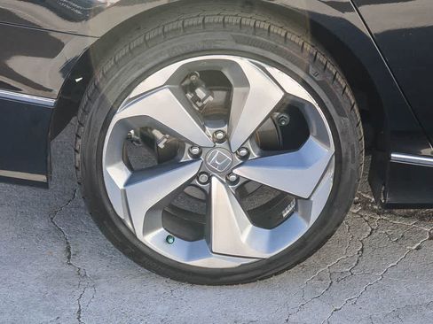 Used 2019 Honda Accord Touring image 8