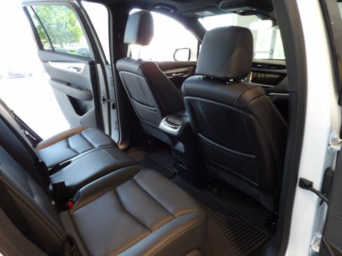 Used 2025 Cadillac XT6 Luxury AWD/4WD image 24
