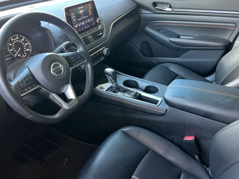 Used 2022 Nissan Altima 2.5 SR FWD image 14