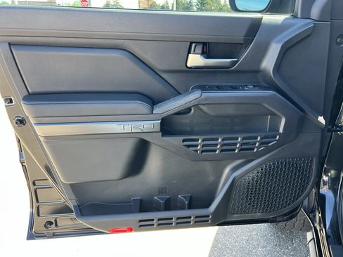 Used 2024 Toyota Tacoma TRD Sport AWD/4WD image 18