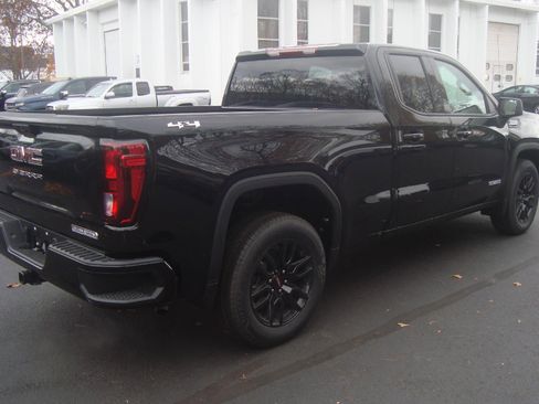 New 2026 GMC Sierra 2500 SLT w/ SLT Premium Package image 4