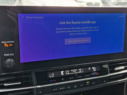 Certified 2025 Toyota Sienna XSE FWD image 18