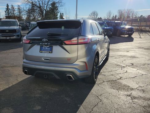 Certified 2022 Ford Edge ST w/ Equipment Group 401A image 12