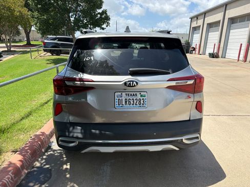 Used 2021 Kia Seltos S FWD image 5
