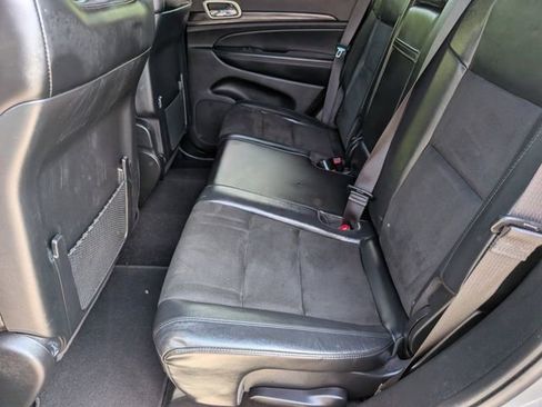 Used 2020 Jeep Grand Cherokee Altitude AWD/4WD image 29