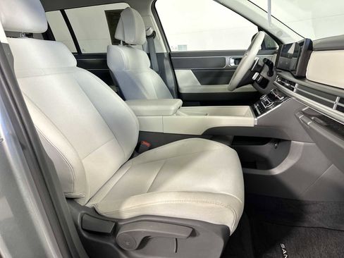 Certified 2025 Hyundai Santa Fe SE image 27