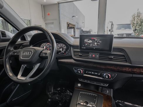 Used 2018 Audi Q5 2.0T Premium Plus AWD/4WD image 19