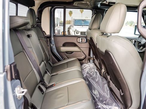 New 2026 Jeep Gladiator Mojave image 20