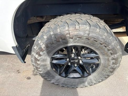 Used 2021 Chevrolet Silverado 1500 Custom Trail Boss w/ LPO, Dark Essentials Package AWD/4WD image 27