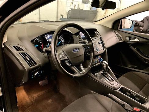 Used 2015 Ford Focus SE w/ SE Sport Package FWD image 13