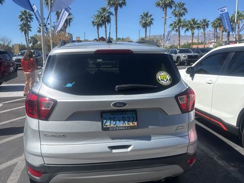 Used 2019 Ford Escape SEL image 5