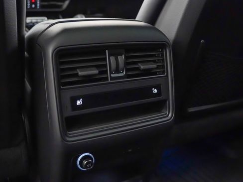 Certified 2025 Porsche Cayenne S image 20