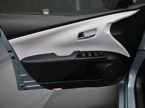 Used 2017 Toyota Prius Two w/ Carpet Mat Package FWD image 10