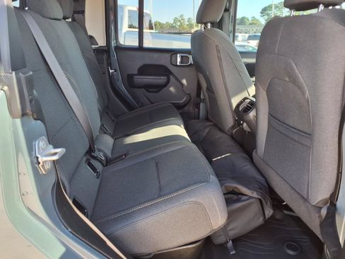 Used 2025 Jeep Gladiator Sport AWD/4WD image 20