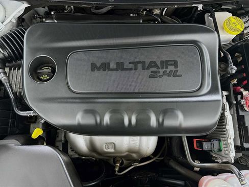 Used 2021 Jeep Cherokee Latitude Plus image 27