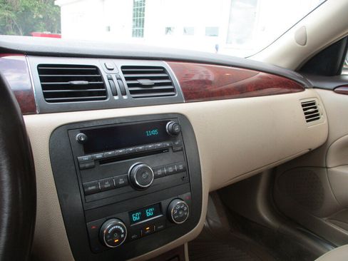 Used 2008 Buick Lucerne CXL FWD image 37