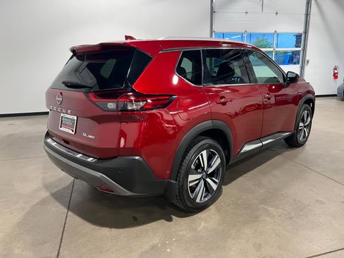 Used 2022 Nissan Rogue SL w/ SL Premium Package AWD/4WD image 3