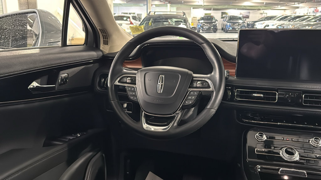Used 2023 Lincoln Nautilus Reserve AWD/4WD image 23