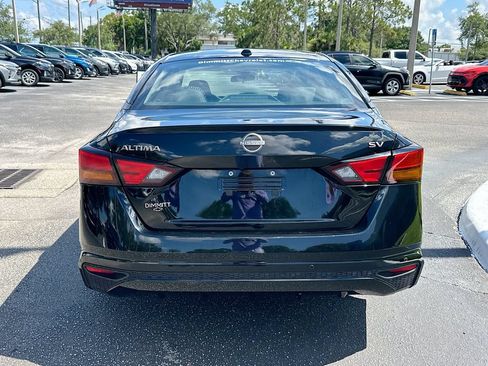 Used 2024 Nissan Altima 2.5 SV FWD image 6