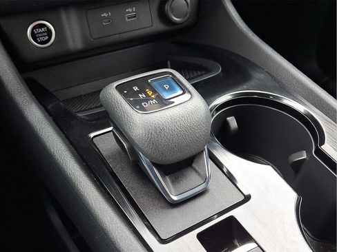 Used 2022 Nissan Rogue SV image 14