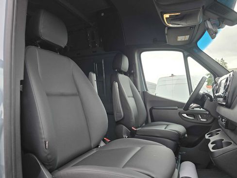 Used 2026 Mercedes-Benz Sprinter 2500 image 13