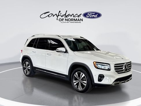 Used 2024 Mercedes-Benz GLB 250 4MATIC image 11