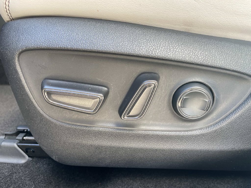 Used 2019 Toyota RAV4 XLE Premium FWD image 20