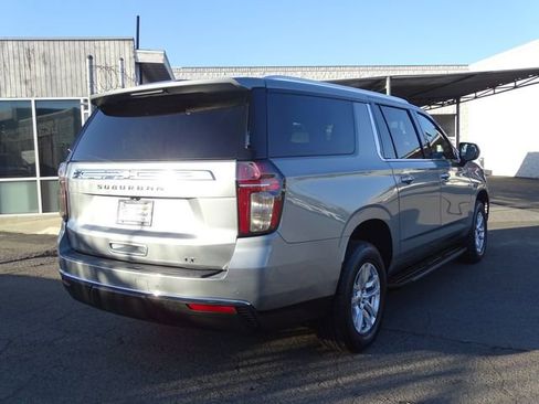 Used 2024 Chevrolet Suburban LT image 4