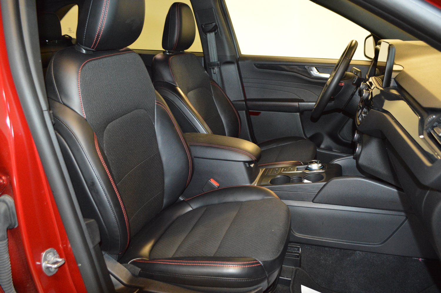 Used 2026 Ford Escape ST-Line FWD image 11