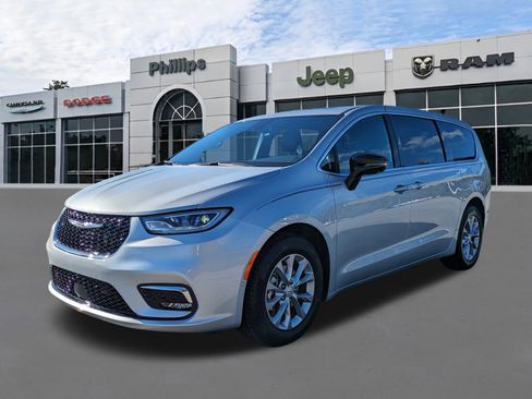 New 2026 Chrysler Pacifica Select image 6