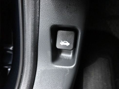 Used 2018 Honda Civic Touring image 28