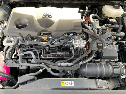 Used 2025 Toyota Camry LE image 31