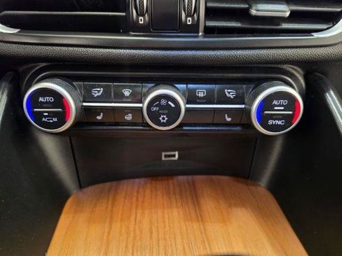 Used 2017 Alfa Romeo Giulia Ti w/ TI Lusso Light Wood Package AWD/4WD image 20