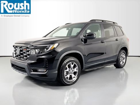 Certified 2023 Honda Passport TrailSport image 1