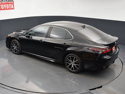 Used 2023 Toyota Camry SE image 18