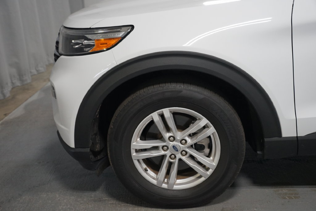 Used 2021 Ford Explorer XLT w/ Equipment Group 202A RWD image 5