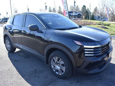 Used 2025 Nissan Kicks S image 1