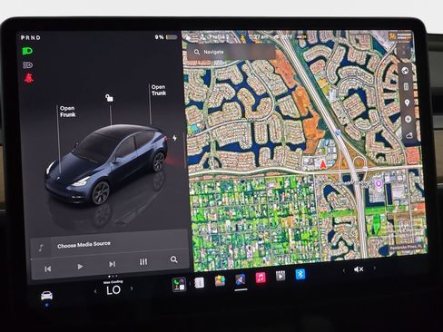 Used 2025 Tesla Model Y Long Range RWD image 19