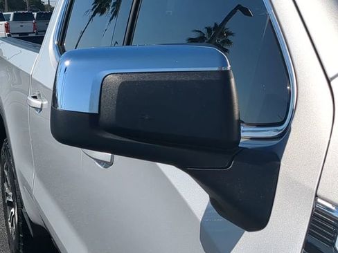 Used 2021 GMC Sierra 1500 SLE image 12