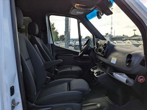 Used 2019 Mercedes-Benz Sprinter 2500 w/ Driver Convenience Package image 21