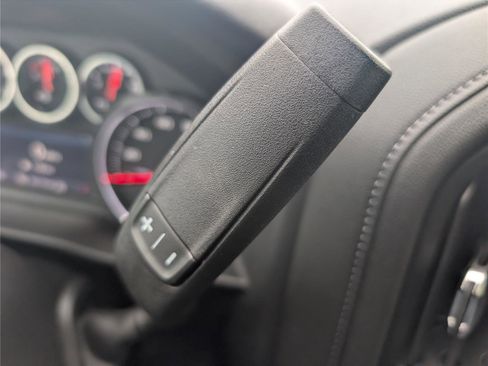 Used 2021 Chevrolet Silverado 1500 LT w/ Convenience Package II AWD/4WD image 24