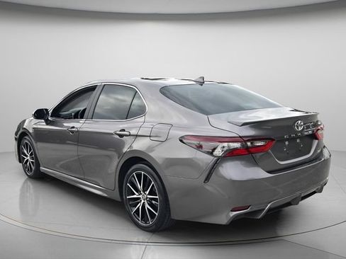 Used 2024 Toyota Camry SE FWD image 8