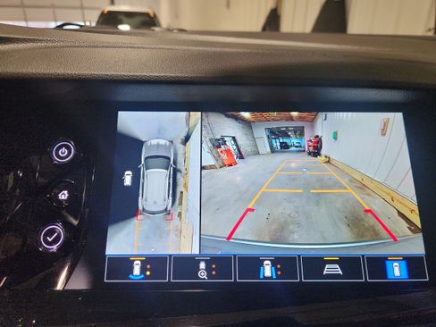 Used 2023 Buick Envision Avenir image 19