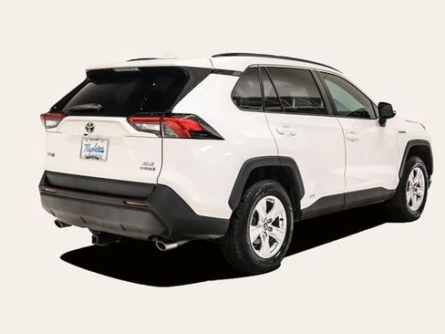 Used 2021 Toyota RAV4 XLE w/ XLE Grade Weather Package image 6